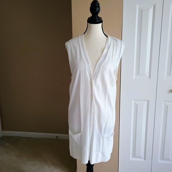 CHADWICKS-WHITE SLEEVELESS BUTTON DOWN VEST-SIZE L/TALL-100% COTTON W/POCKETS - Picture 1 of 2